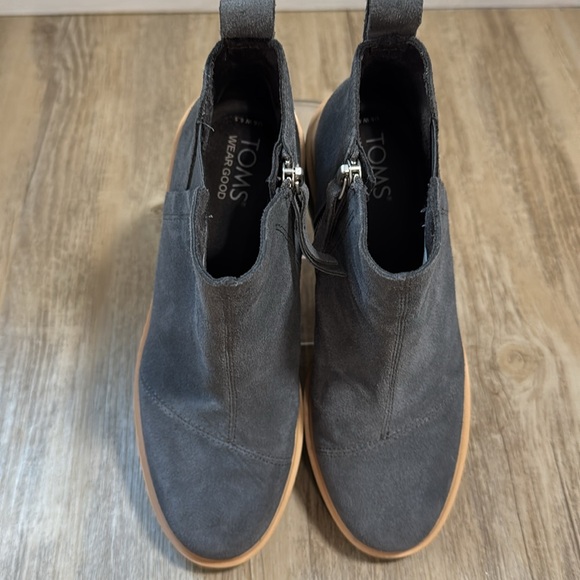 Tom’s Maude Wedge Boot Dark Grey Suede EUC - Picture 2 of 10